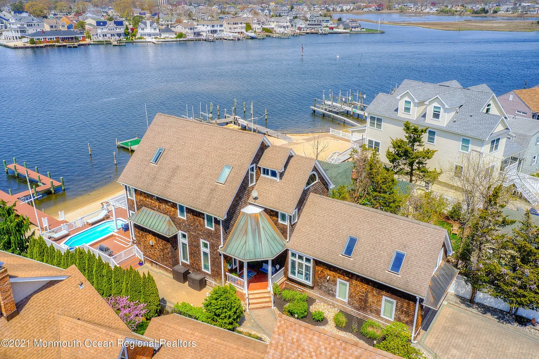 Photo of 770 North Drive