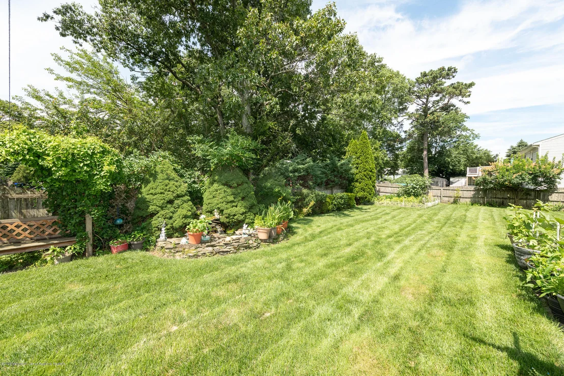 Photo of 220 Colonial Drive