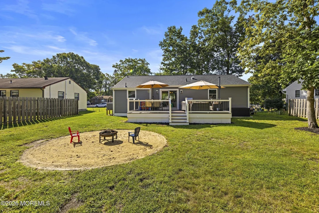 Photo of 211 3rd Avenue