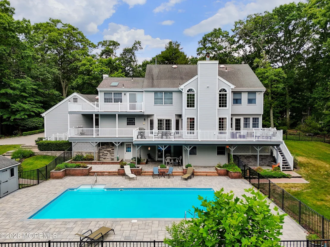 Photo of 1908 Shadowbrook Drive