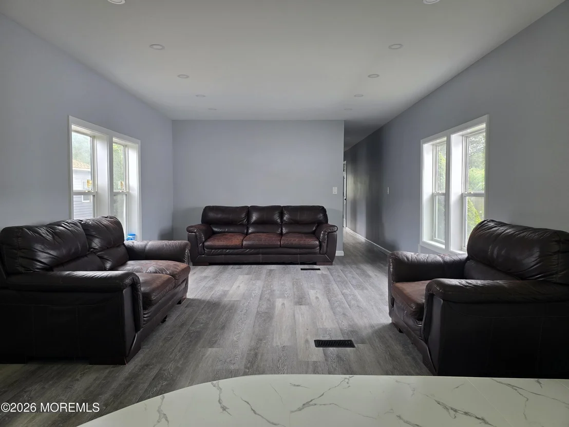 Photo of 7 Shady Lake Circle