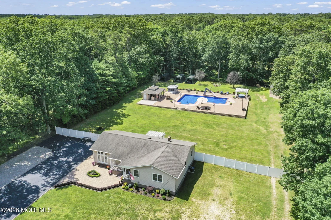 Photo of 296 Sunnybrook Road