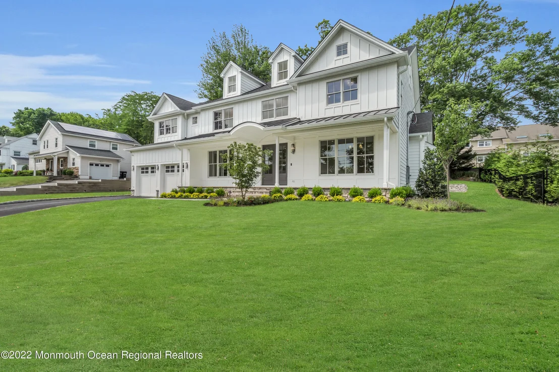 Photo of 376 Orenda Circle