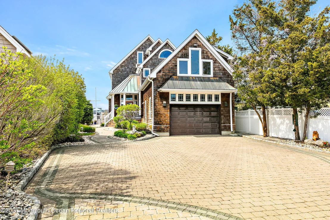 Photo of 770 North Drive