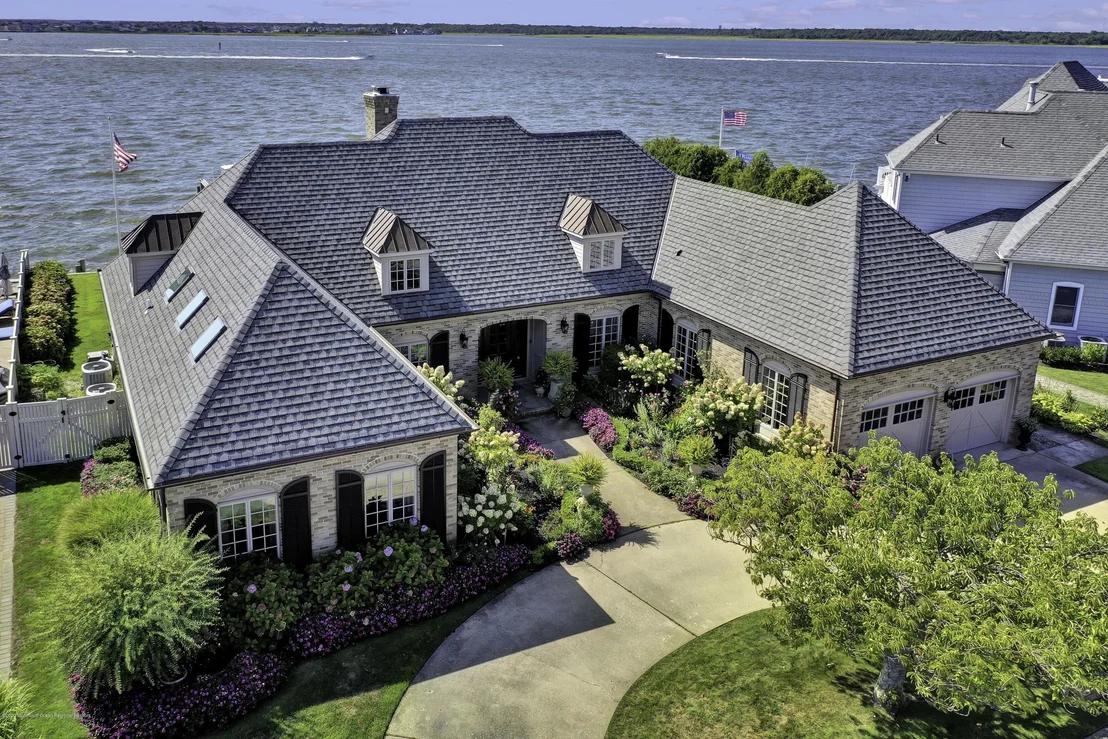 Photo of 207 Pointe Drive