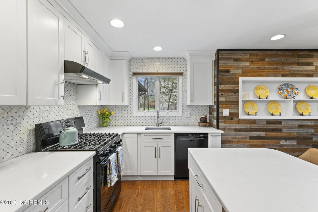 Photo of 164 W 3rd Street