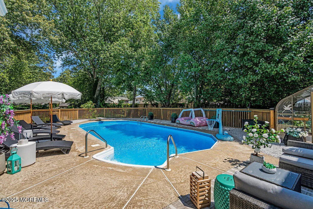 Photo of 984 Westminster Drive