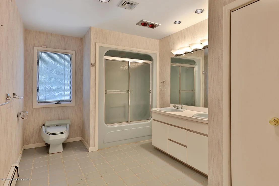 Photo of 2114 Shadowbrook Drive