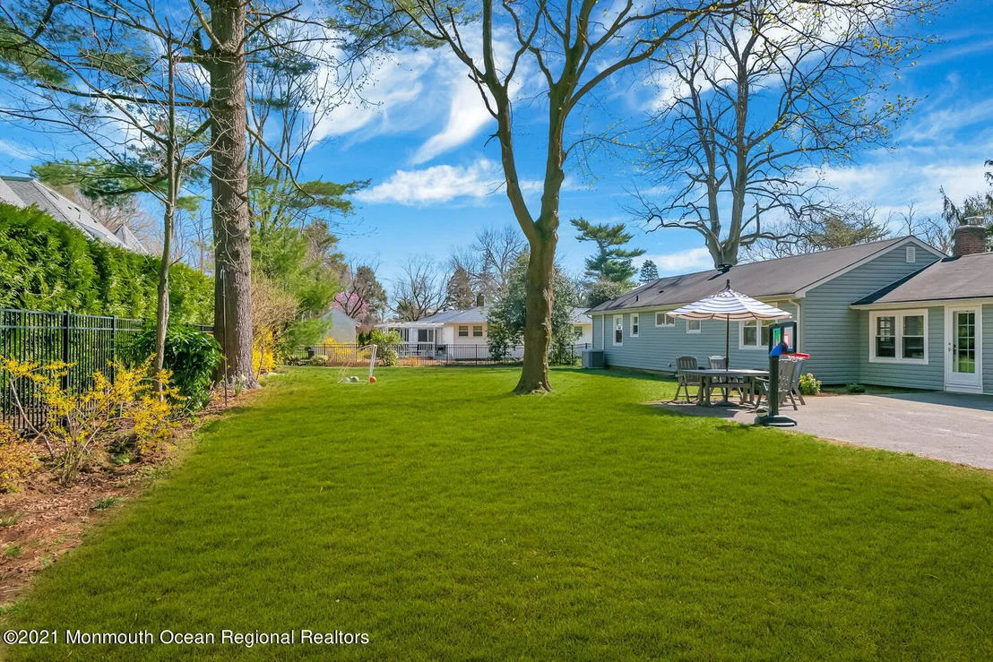 Photo of 407 Rumson Road
