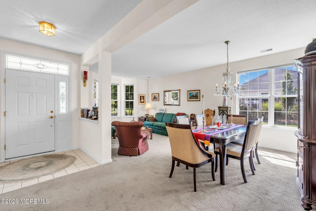 Photo of 2593 Collier Road