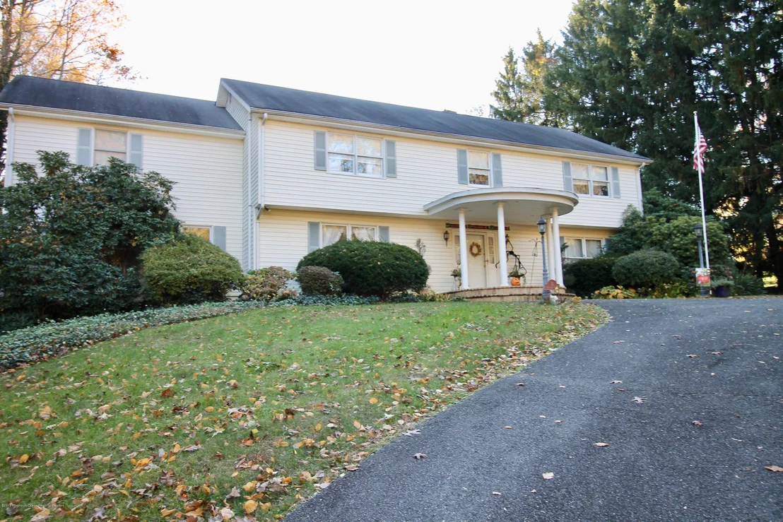 Photo of 33 Deepdale Drive