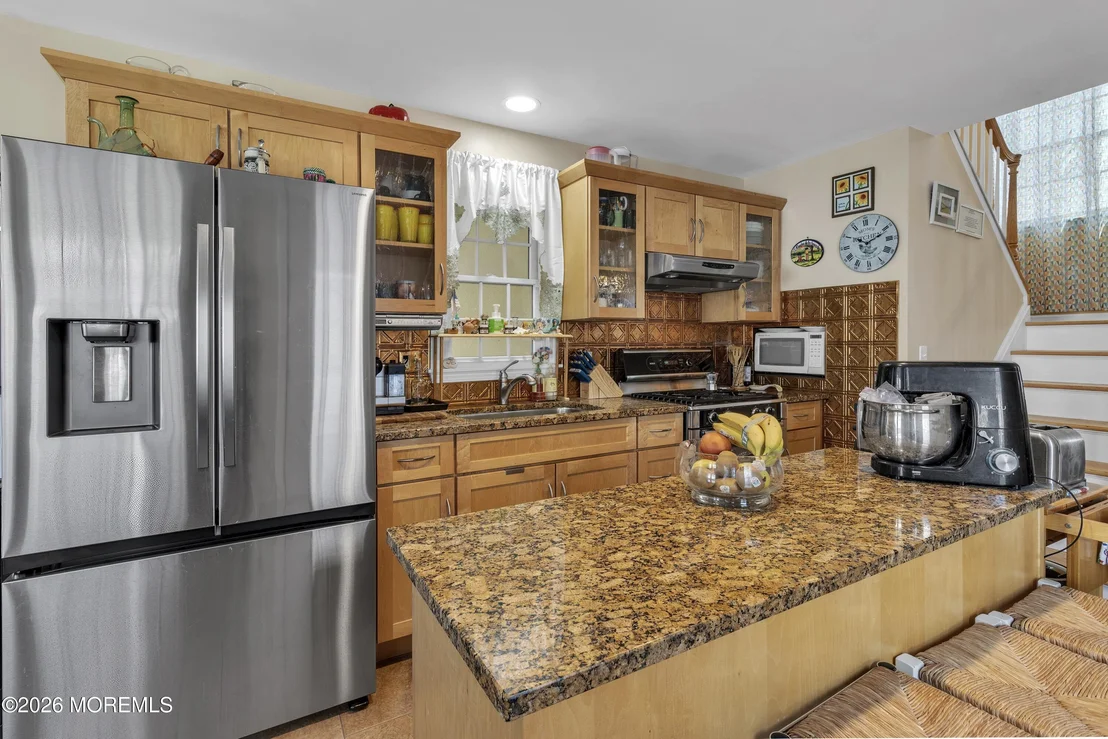 Photo of 46 W Rutherford Lane