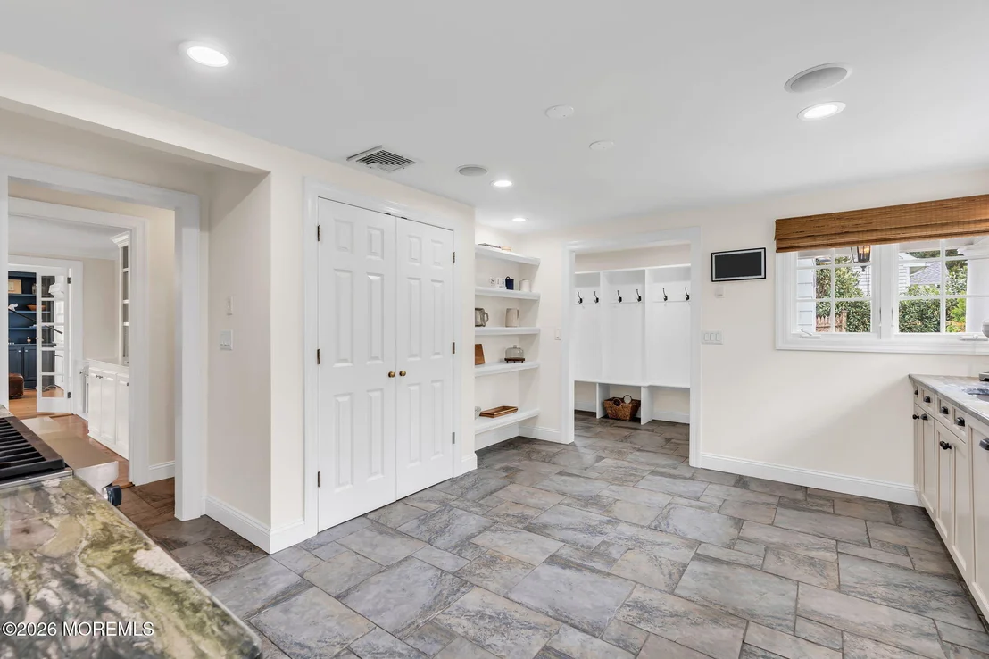 Photo of 9 N Cherry Lane