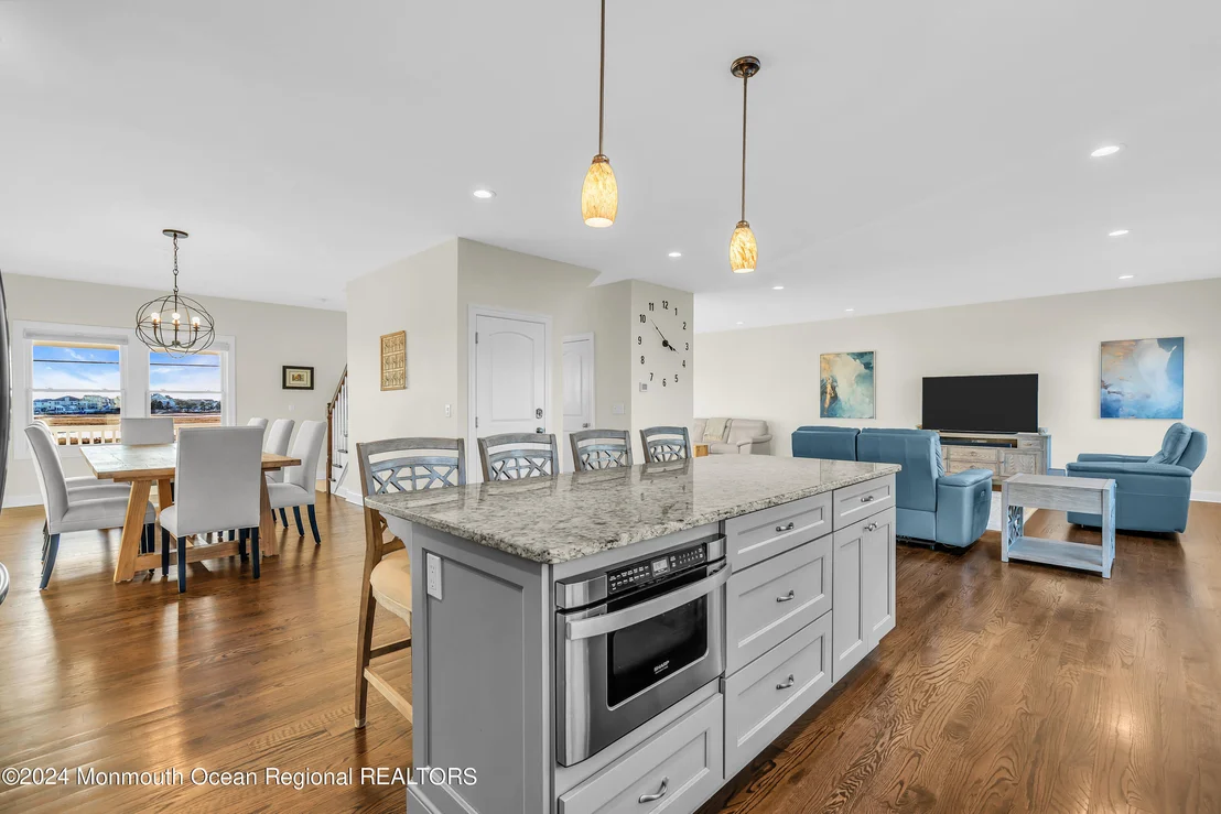 Photo of 106 Saint Lawrence Boulevard