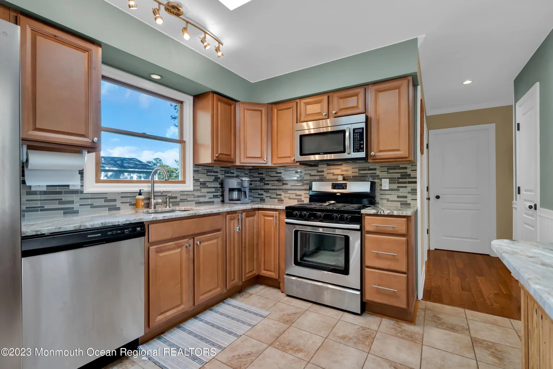 Photo of 1435 Flintoft Avenue