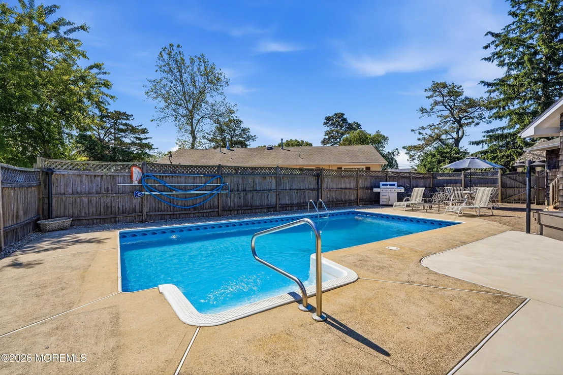 Photo of 481 Admiral Road
