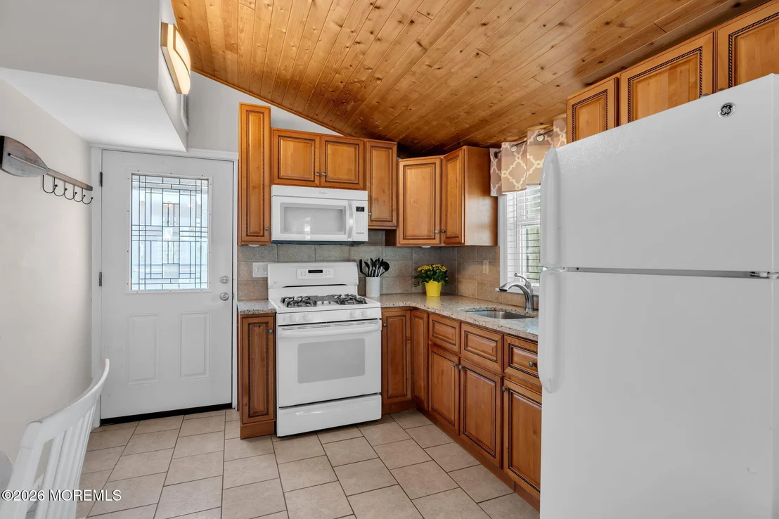 Photo of 125 W Tide Way