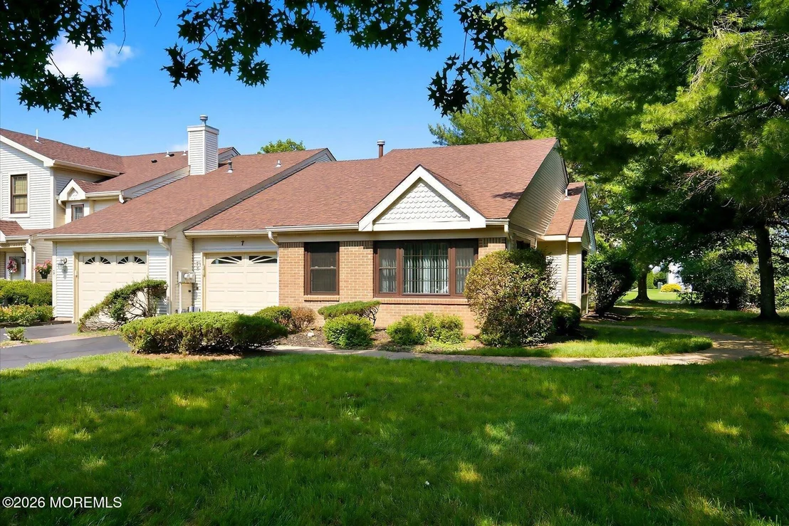 Photo of 7 Riva Boulevard