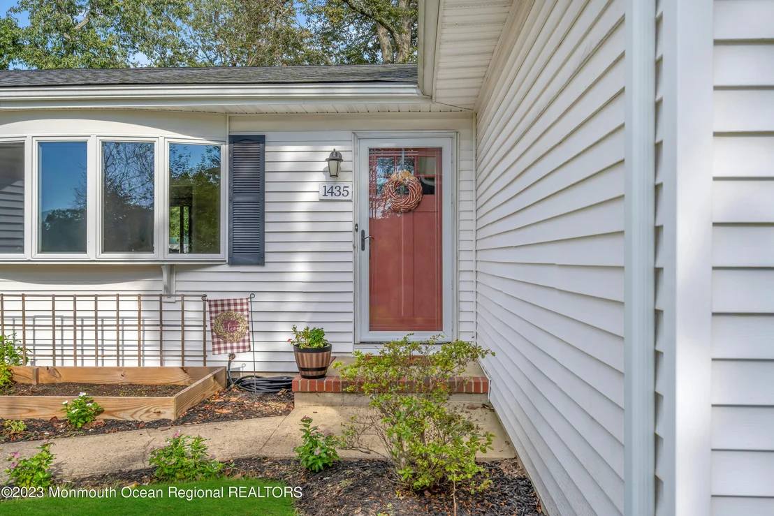 Photo of 1435 Flintoft Avenue