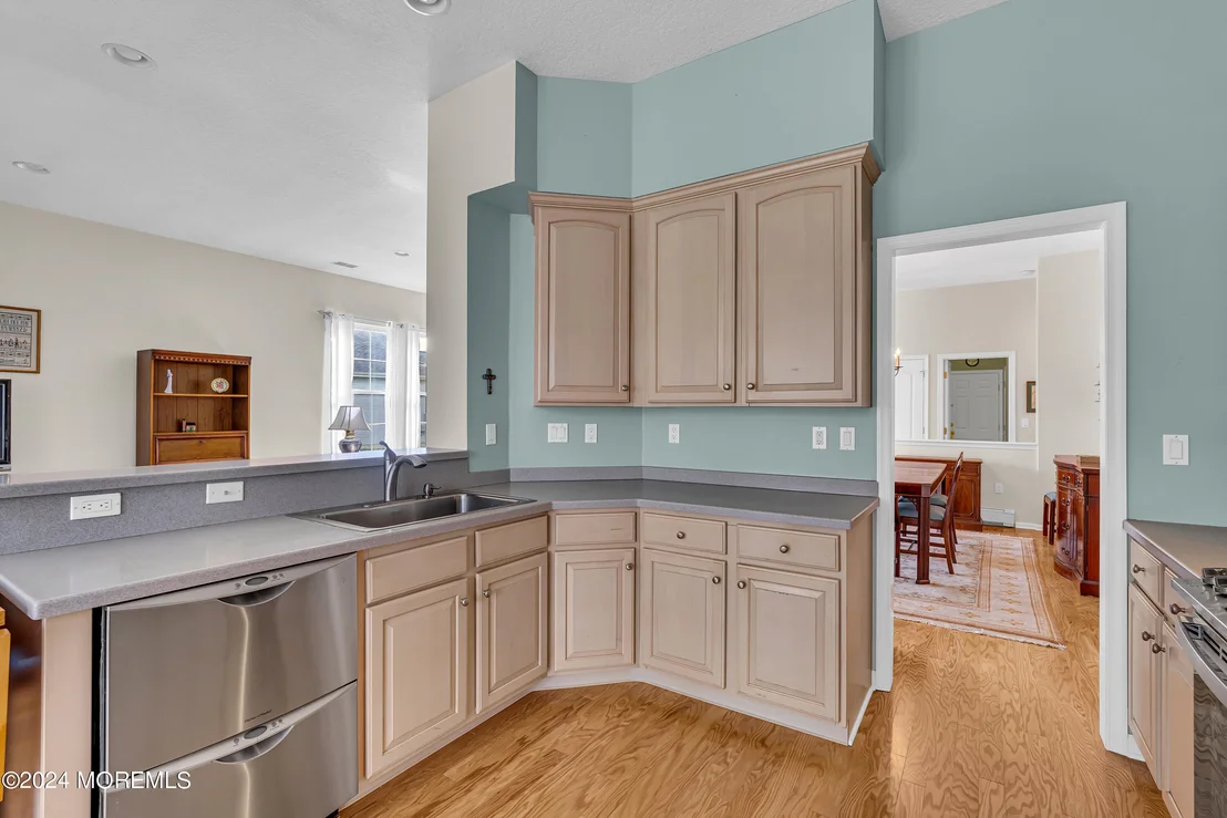 Photo of 2584 Collier Road