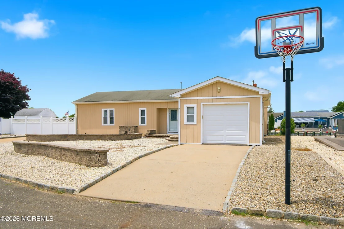 Photo of 1111 Uranus Court