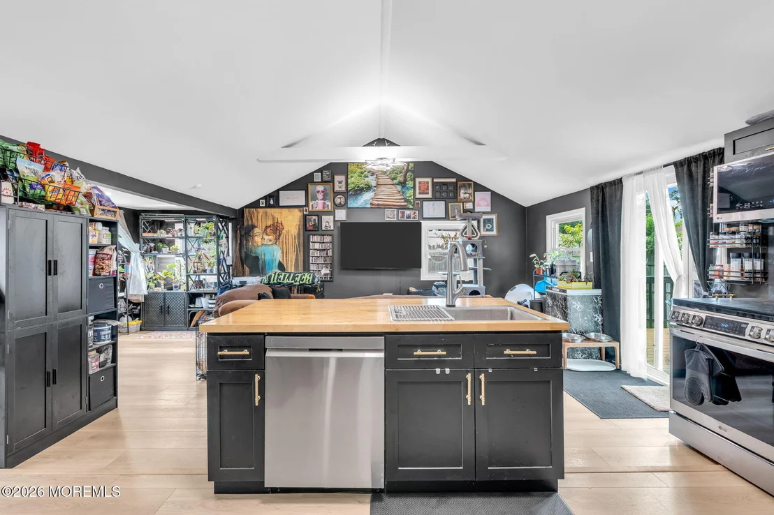 Photo of 1744 Whitcomb Road