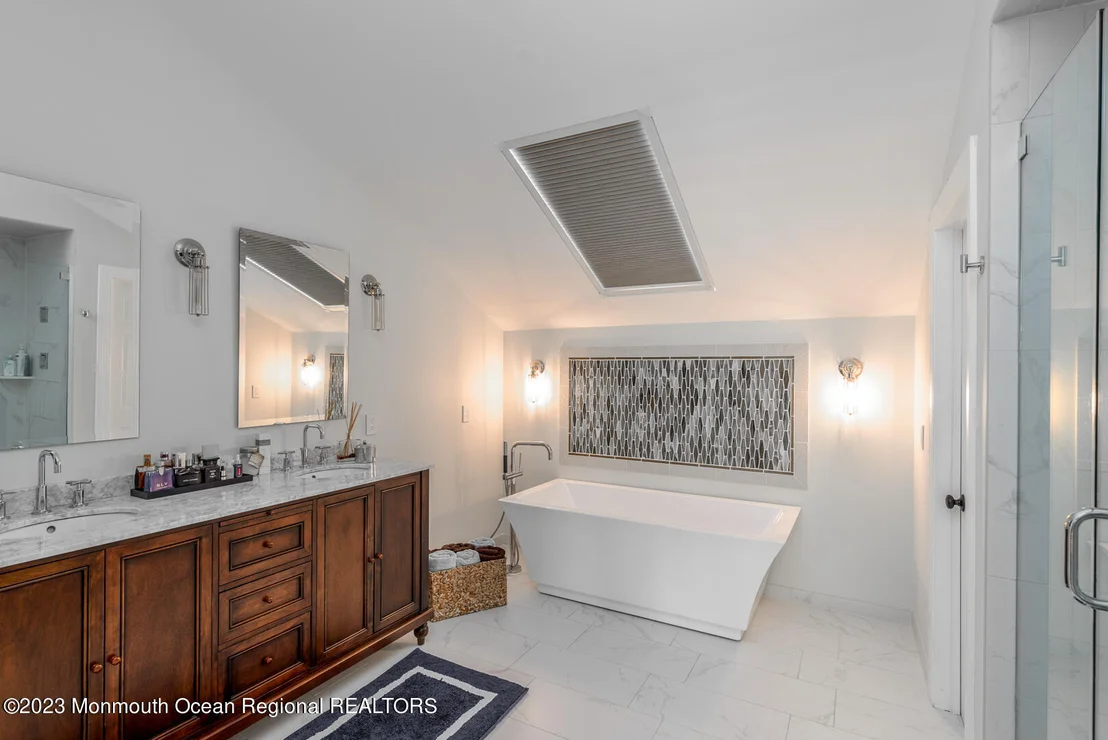 Photo of 74 Oak Knoll Drive