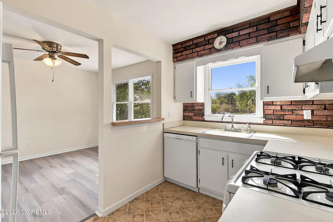 Photo of 296 Lake Shore Drive