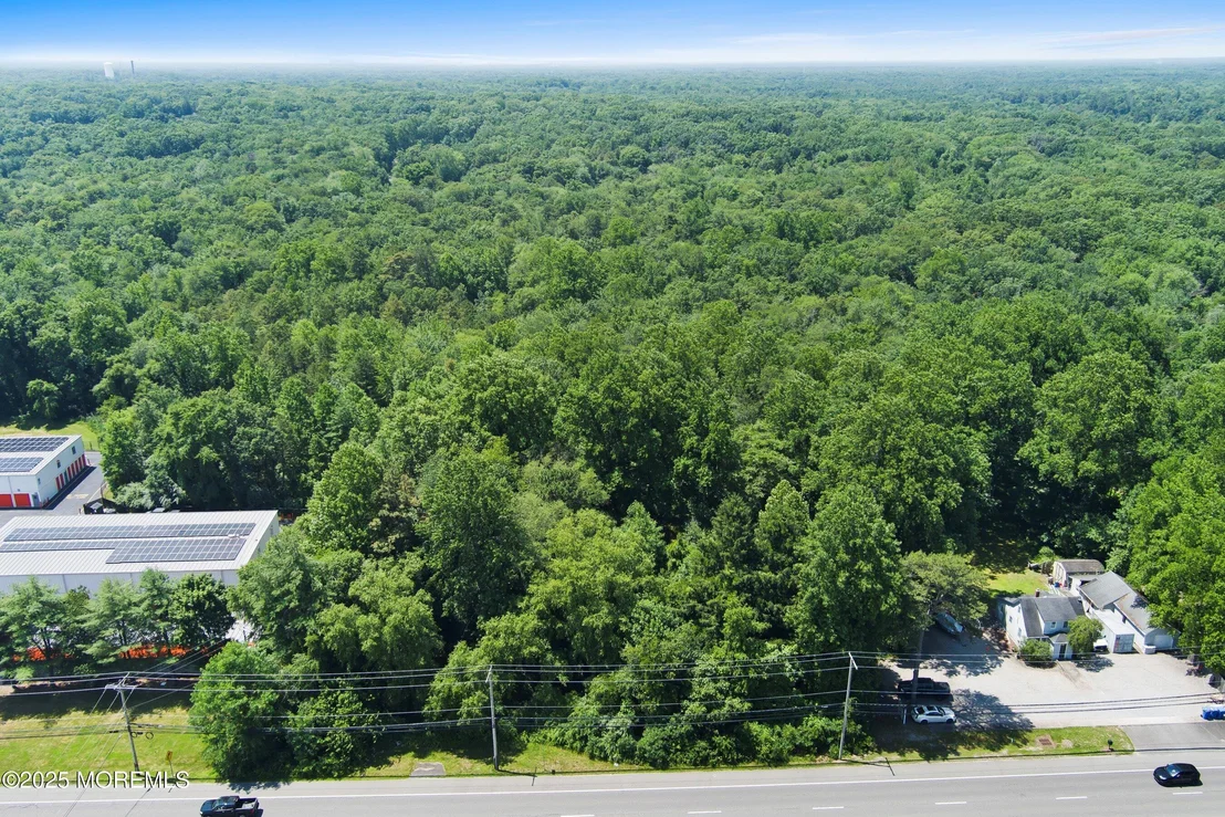 Photo of 185 N County Line Road