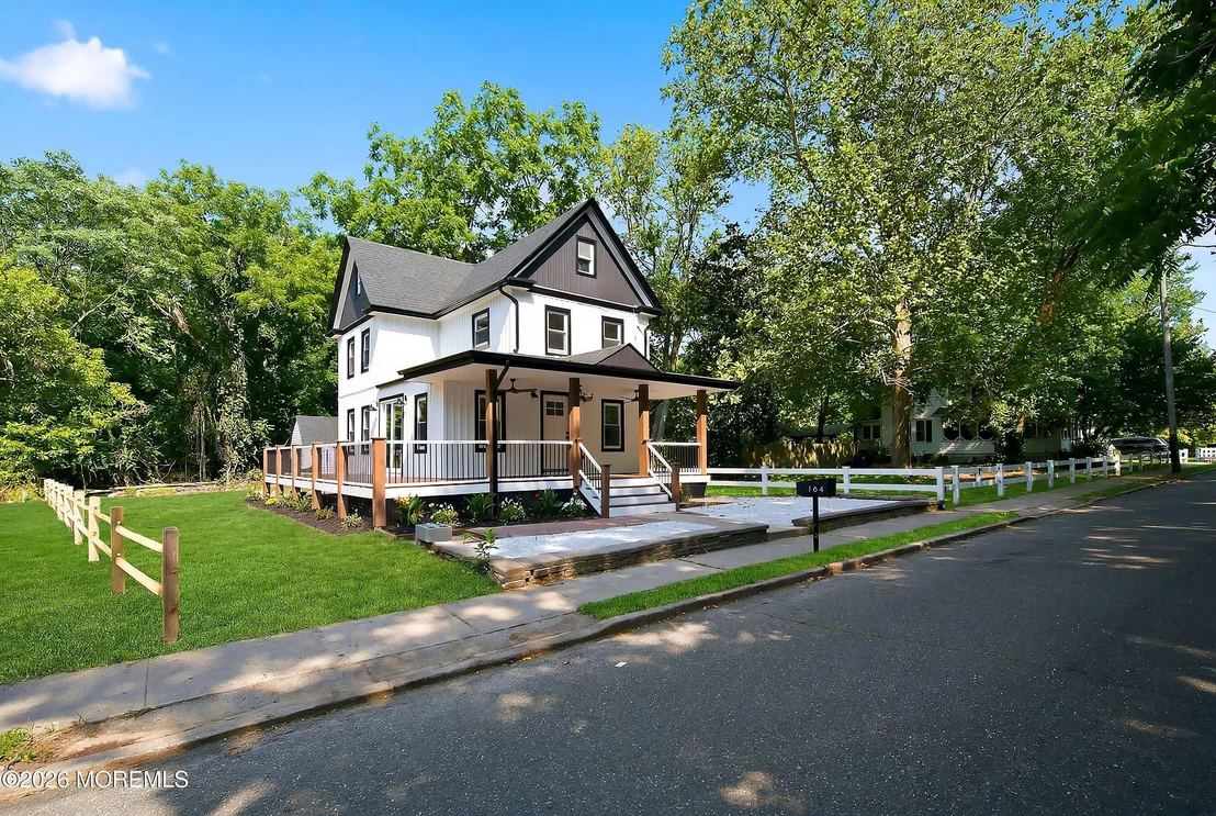 Photo of 164 Maple Avenue