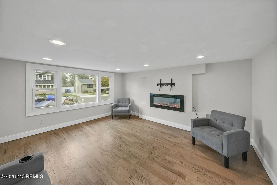 Photo of 105 Roosevelt Drive