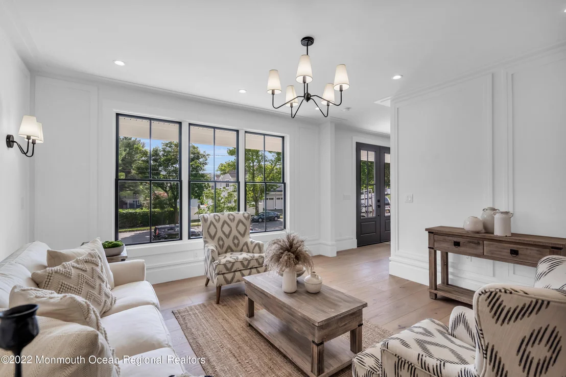 Photo of 376 Orenda Circle