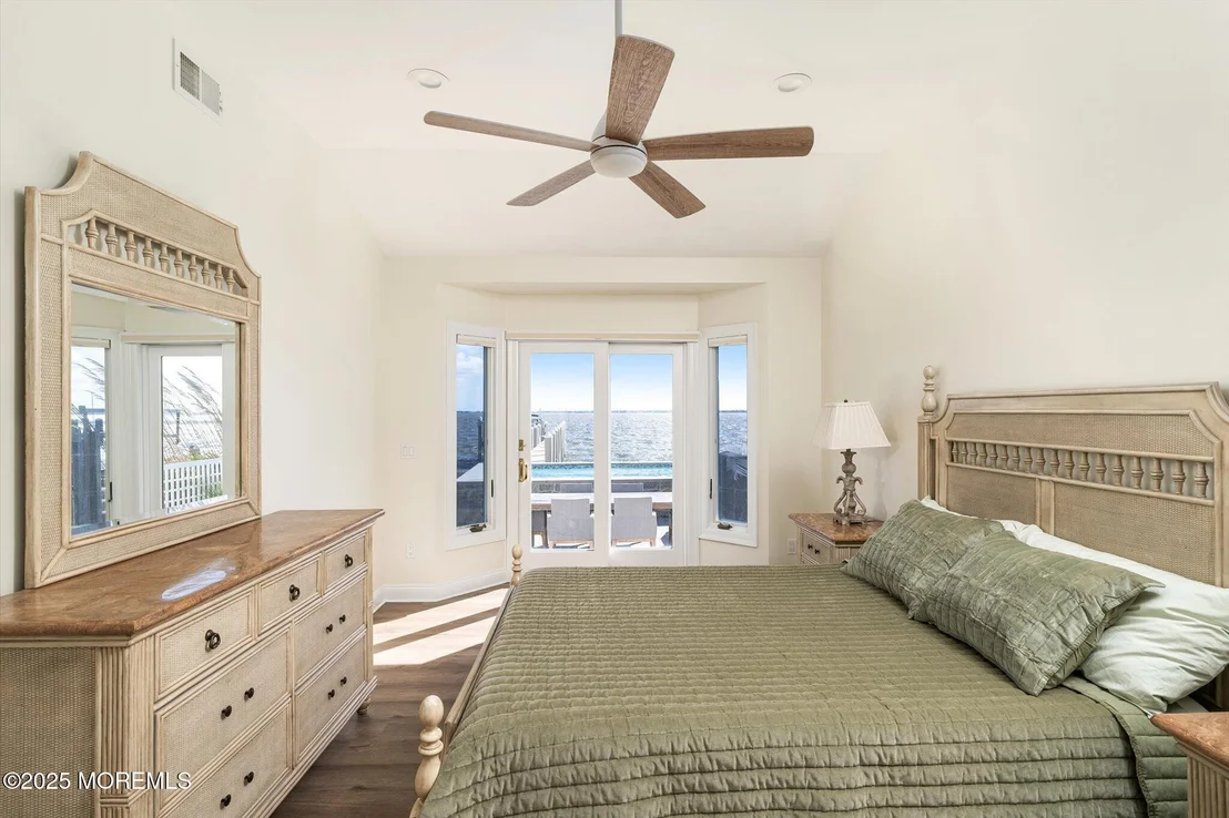 Photo of 673 Bayview Drive