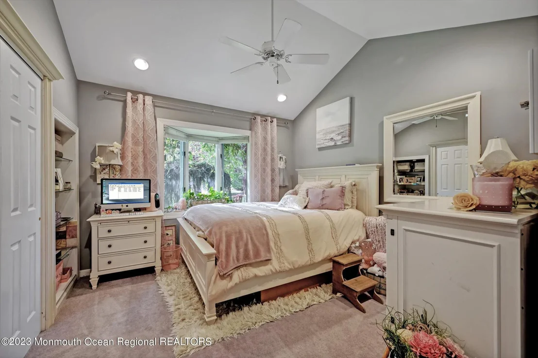 Photo of 897 Fort Plains Road