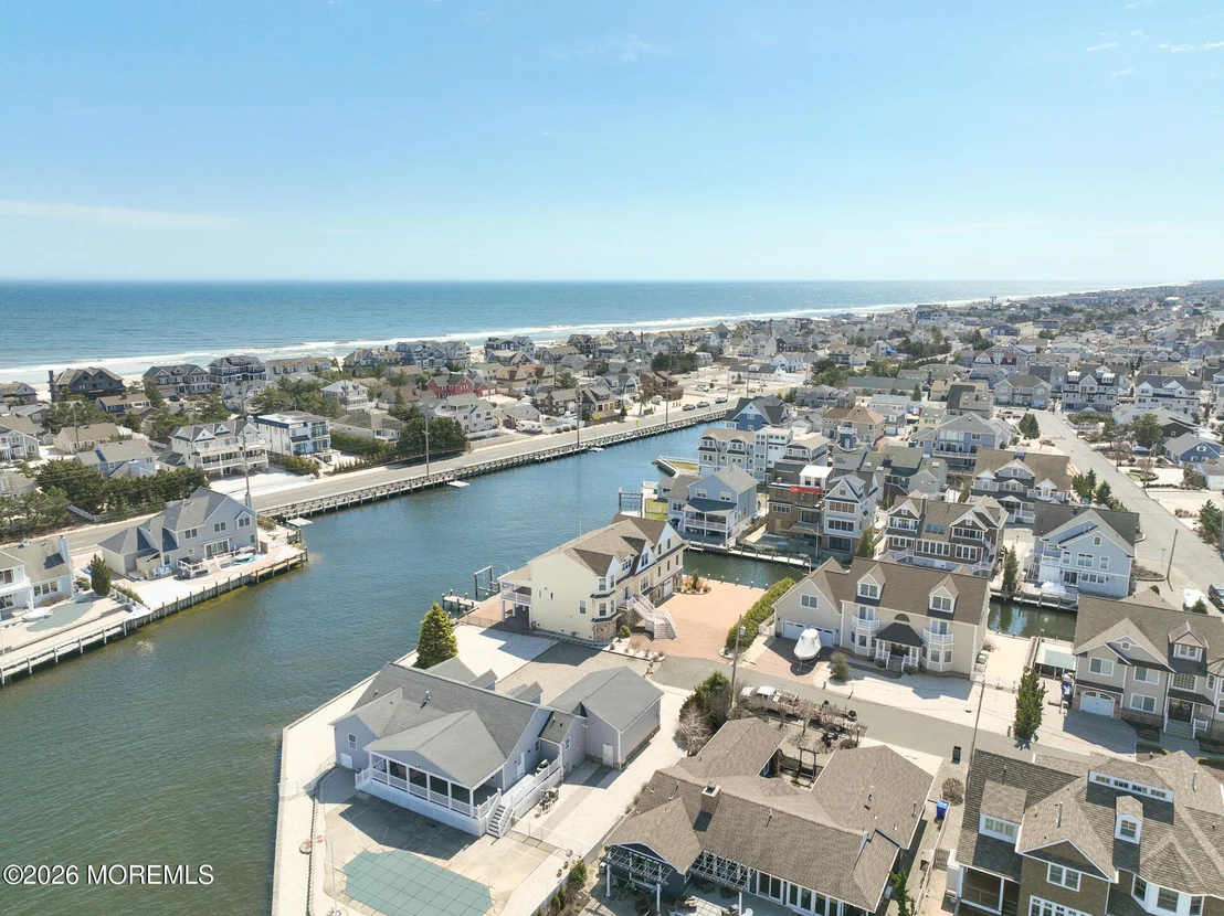 Photo of 305 Sloop Lane