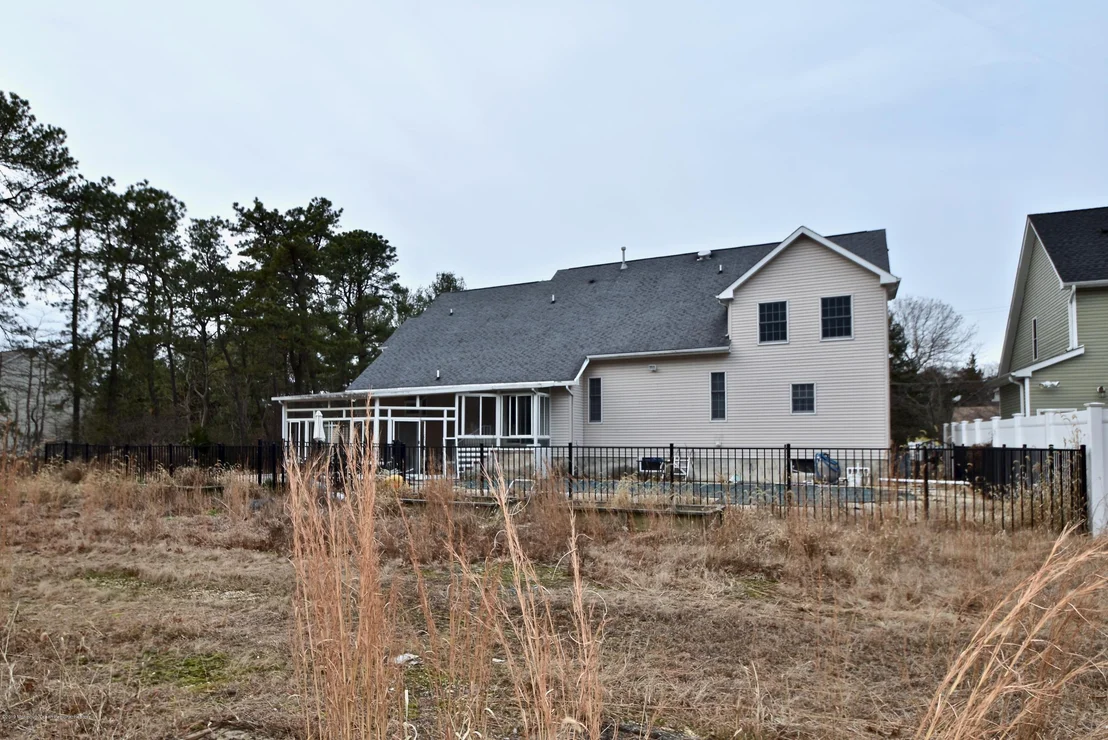 Photo of 1671 Joffre Road