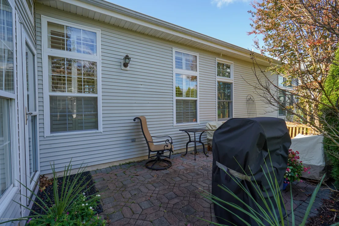 Photo of 2570 Collier Road