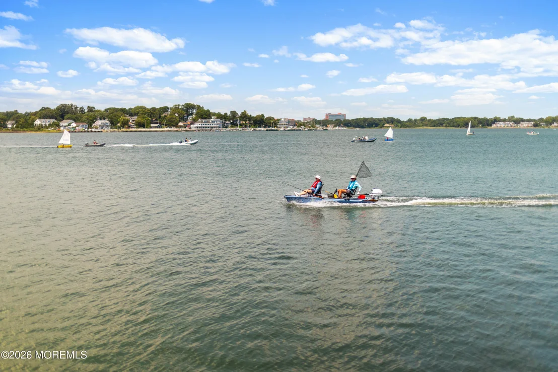 Photo of 1601 River Road