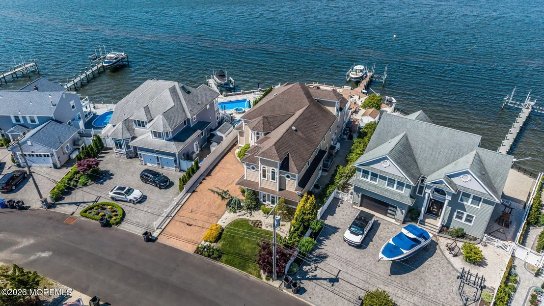 Photo of 531 Bayview Drive