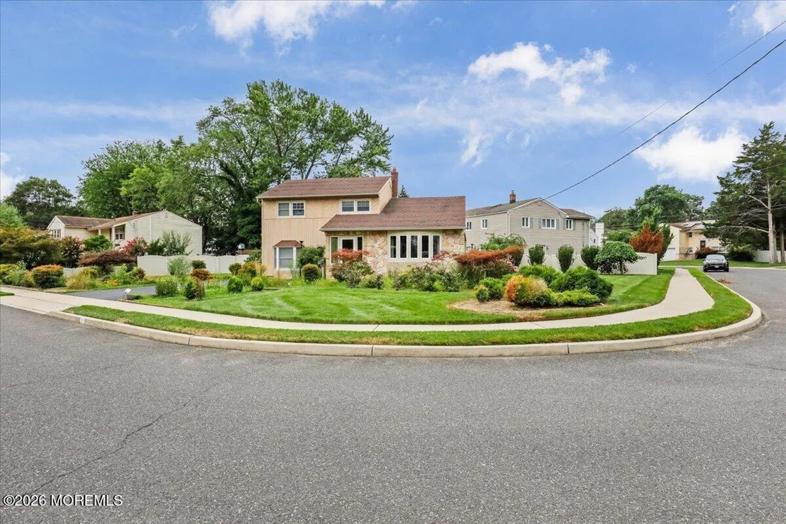 Photo of 20 Eisele Avenue