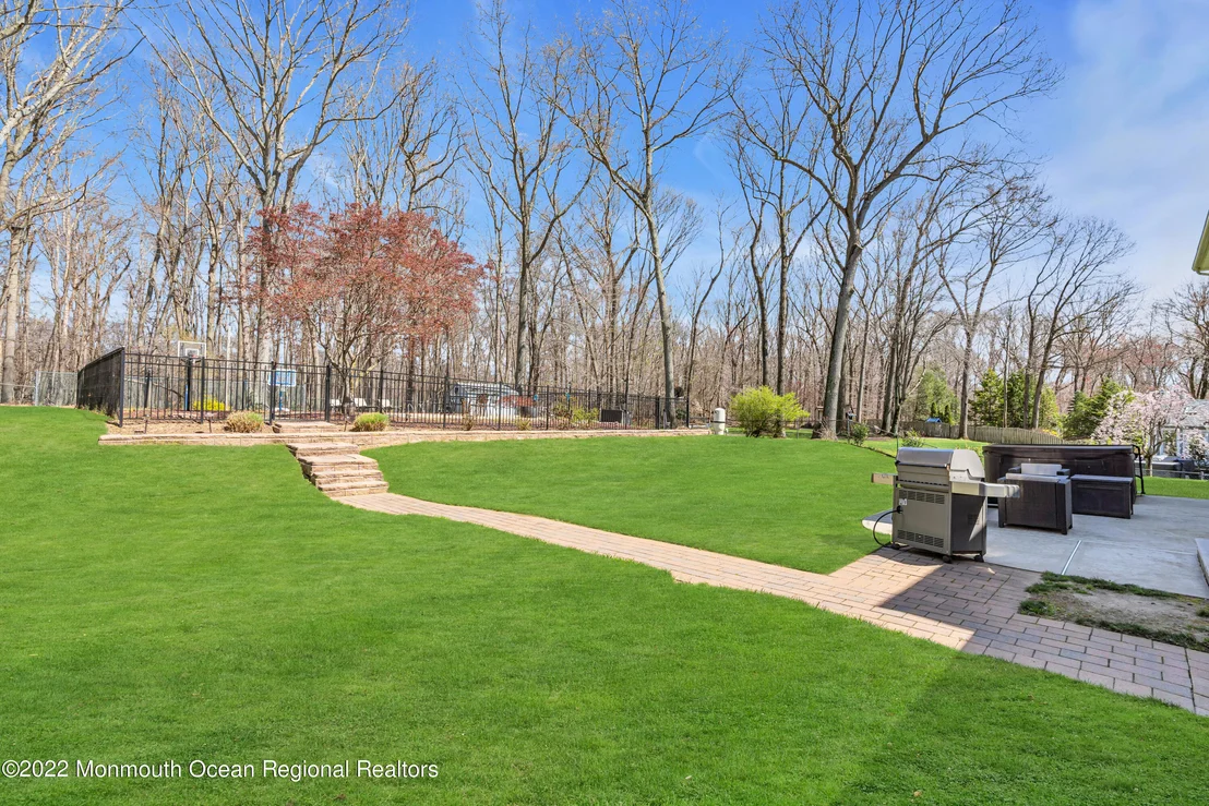 Photo of 7 Algonquin Drive