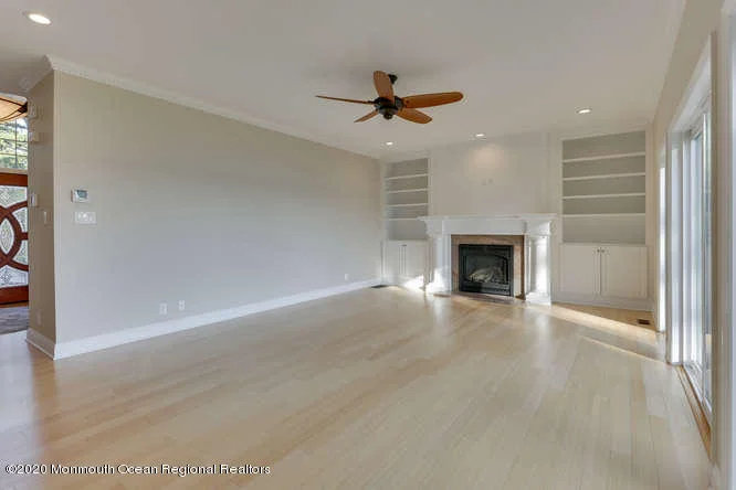 Photo of 2567 River Road