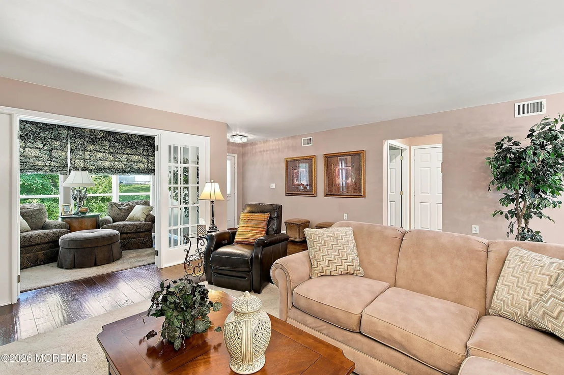 Photo of 669B Buckingham Drive
