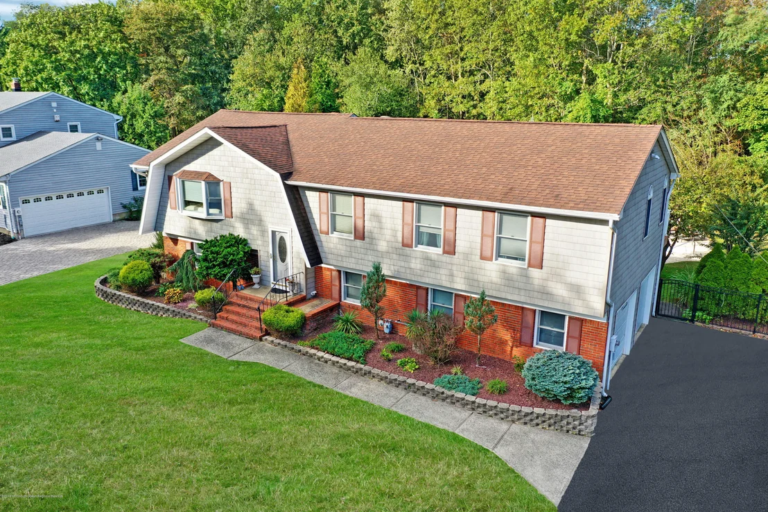 Photo of 1409 Roller Road
