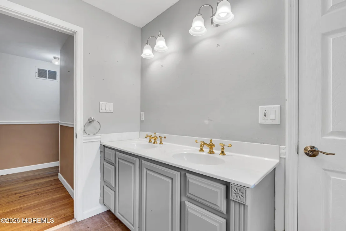 Photo of 114 Locust Avenue