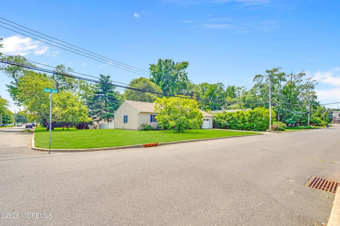 Photo of 718 Auth Avenue