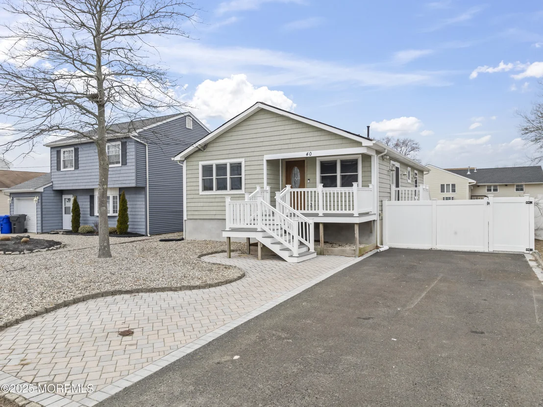 Photo of 40 Cabana Drive