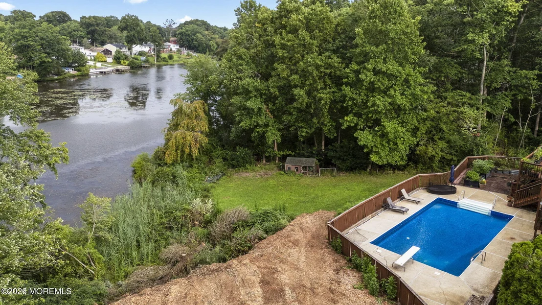 Photo of 30 S Lakeview Drive