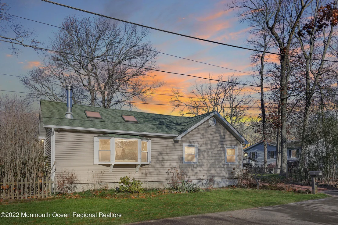 Photo of 33 Van Buren Avenue