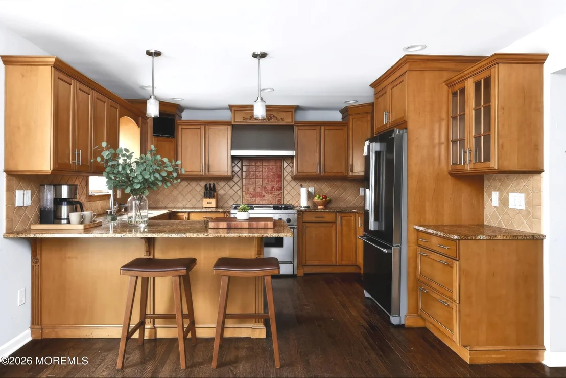 Photo of 2121 Ridgeway Road